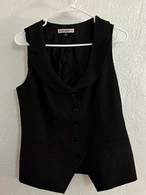 Black Maakif Vest